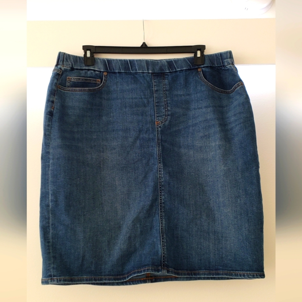 Plus Size Pencil Denim Skirt